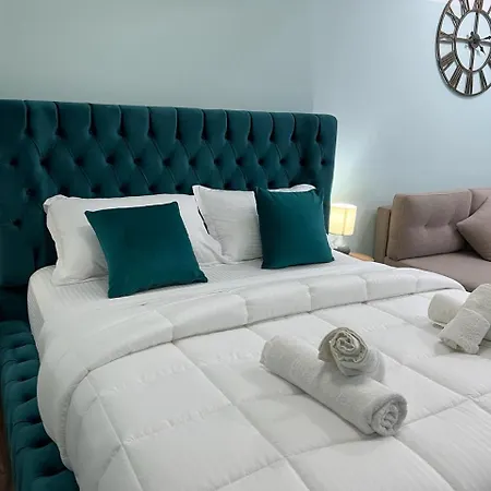 Franci's No3 شقة تيرانا