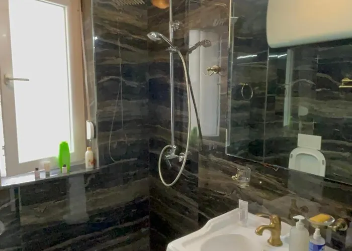 Franci's No3 地拉那